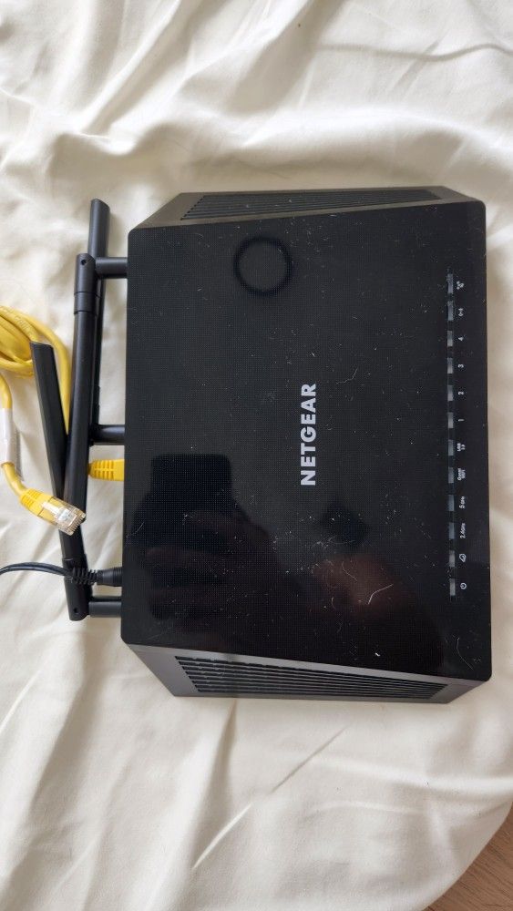 Netgear Nighthawk Smart Wi-Fi Router R6700 - AC1750