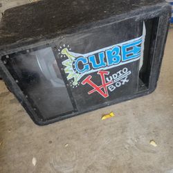 !!!! AWESOME MEMPHIS AUDIO PORTED ENCLOSED 10IN SUBWOOFER !!!!!