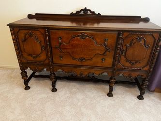 Beautiful 1930s Vintage/Antique Buffet/Sideboard/Storage