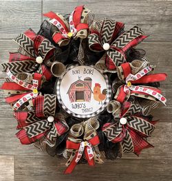 Farmhouse Chicken Wreath/Indoor-outdoor/Wall Art/Front Door Decor