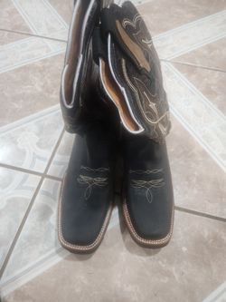 Last 2 New men's boots