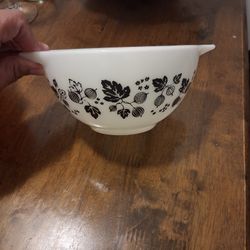 Pyrex Bowl 