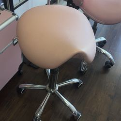 lash saddle chair
