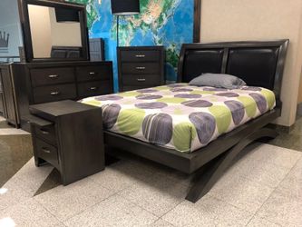 BRAND NEW 5 PIECE BEDROOM SET