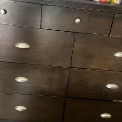 Recámara Con Su Tocador Y 2 Burós El Colchón Está Nuevo 