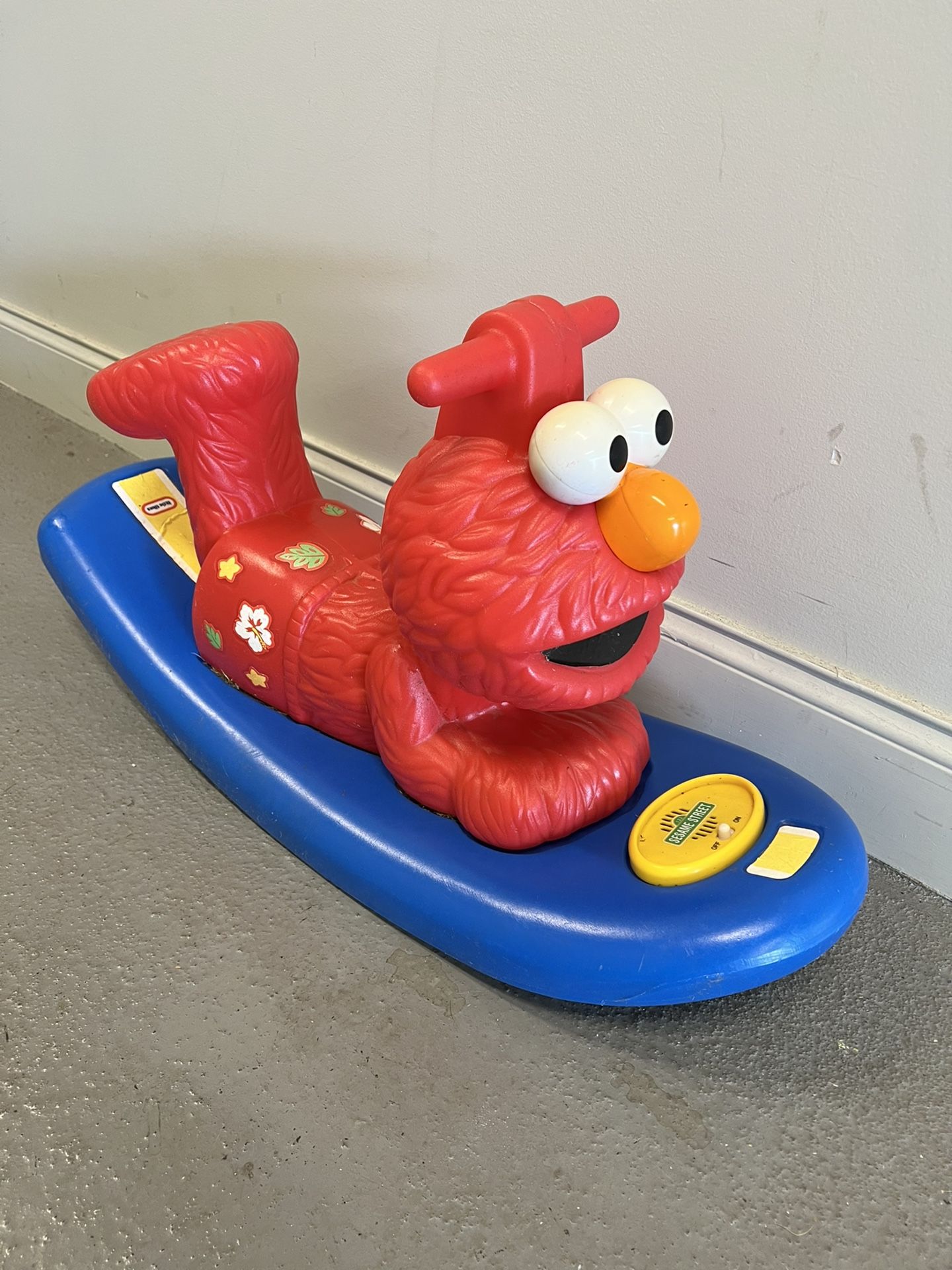 LITTLE TIKES Sesame Street Surfin ELMO Ride-On Activty Rocking Musical VINTAGE (Good condition)