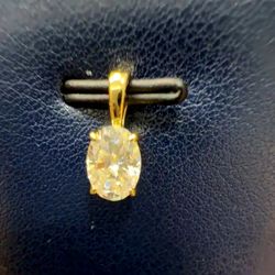 Womens oval cut moissanite pendant