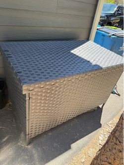Outdoor waterproof Storage Bin