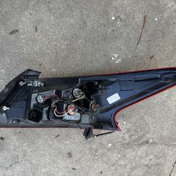 2018 Nissan Altima Left Light 