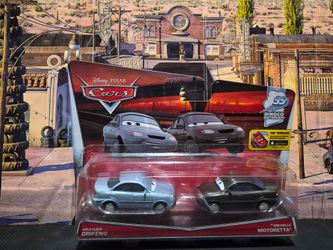 DISNEY PIXAR CARS HEATHER DRIFENG & MICHELLE MOTORETTA 2-PACK #9/9 DINOCO DAYDREAM 2015-2016