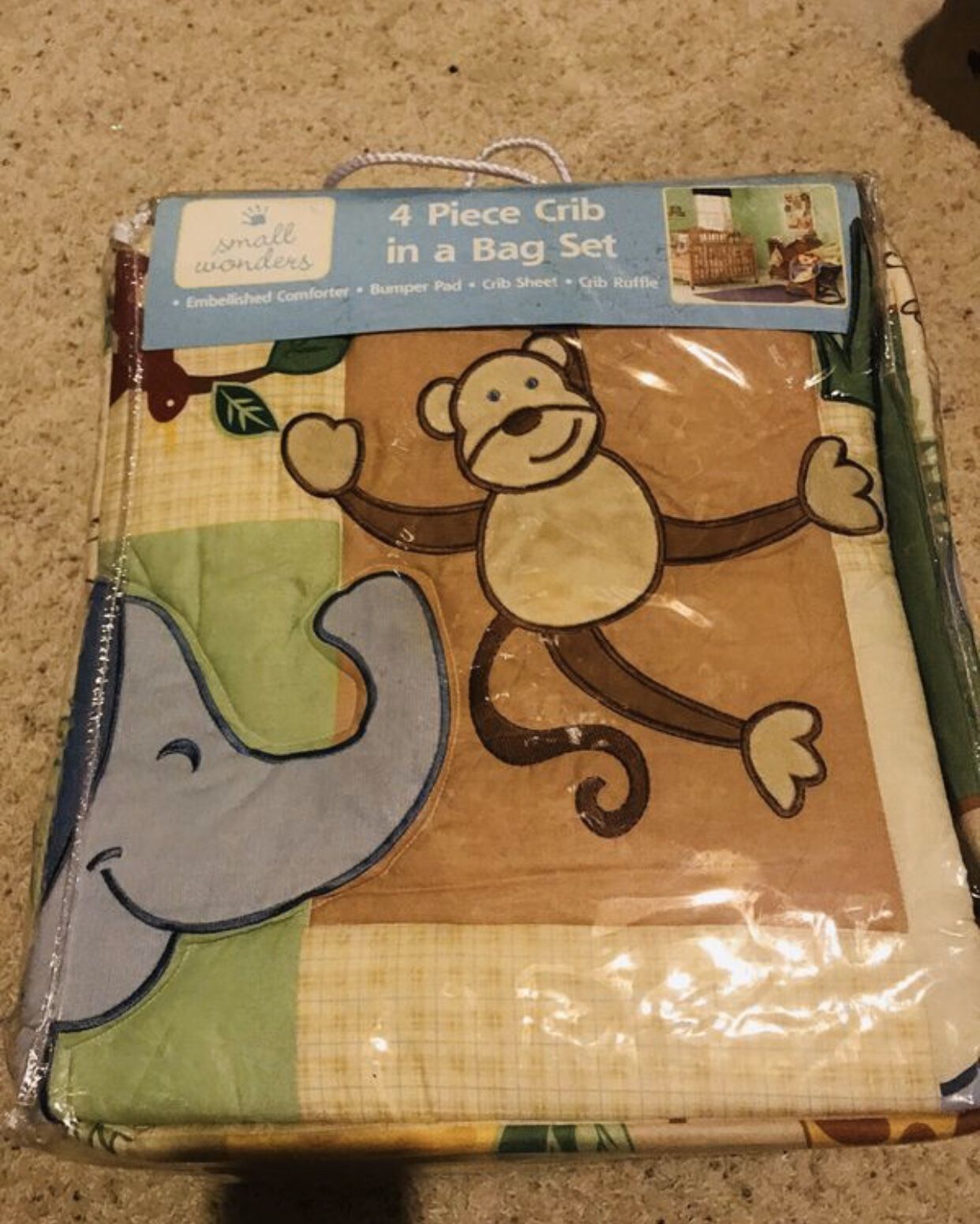 4 pieces crib bedding set.