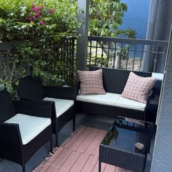 Outdoor patio furniture set – table/chairs/sofa