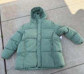 Men’s Thick Warm Puffy Hoodie jacket By Amazon Essentials Size 4XL. New With Tag