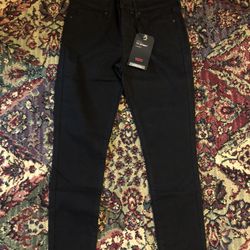 Levi's 711 Black Skinny Jeans for Sale in Opelika, AL - OfferUp