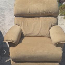 Beautiful and Comfortable, La-Z-Boy Recliner, Rocking Chair.