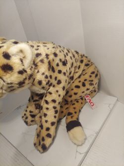 FAO SCHWARZ Realistic CHEETAH LEOPARD Cat Big Plush Stuffed Animal Soft Toy  for Sale in Camp Hill, PA - OfferUp