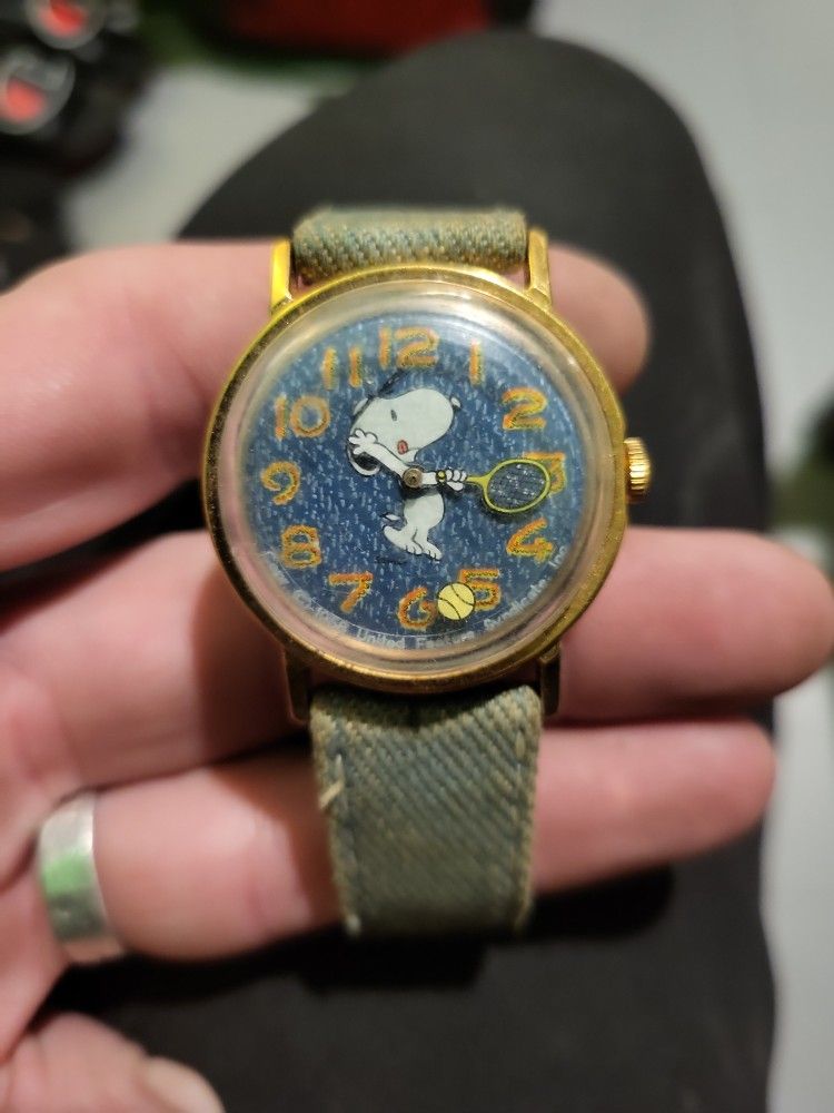Vintage Timex Snoopy Tennis Denim Dial Wind-Up Watch. United Feature Syndicate.T