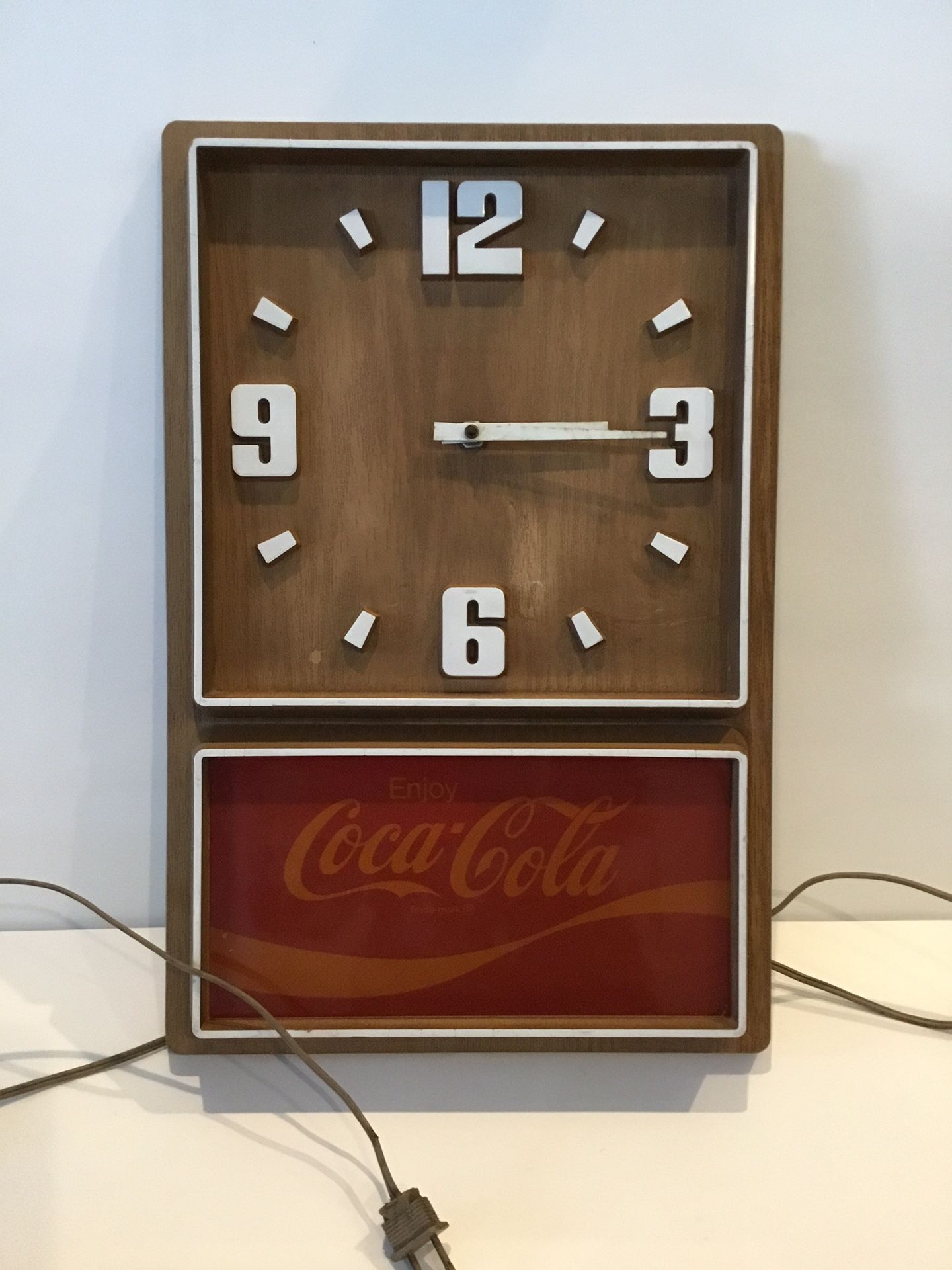 Vintage Coca Cola Electric Wall Clock for Sale in Horseshoe Beach, FL