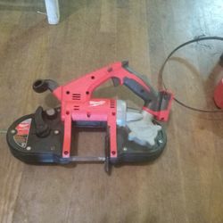 26 29 -20 MILWAUKEE M18 Band Saw .whit Extra Blade .used But In Perfect Condition. 