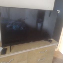 50 Inch TLC Roku Smart Tv