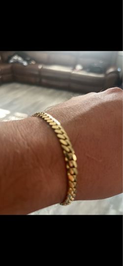 Solid gold bracelet