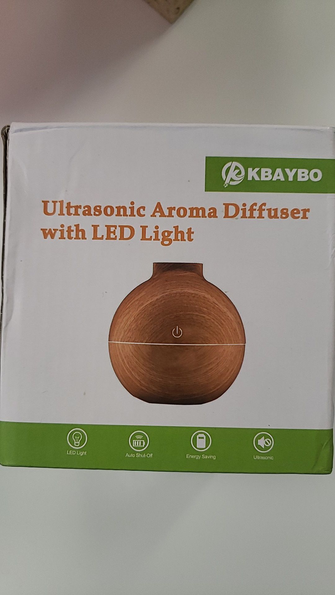 White ultrasonic aroma humidifier