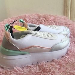 Ardene platform comfort foam sneakers /sz7-New
