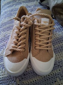 Womens Rocket dog shoes brand new