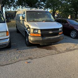 2010 Chevrolet Express 2500