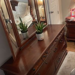 Wood Dresser-vintage 