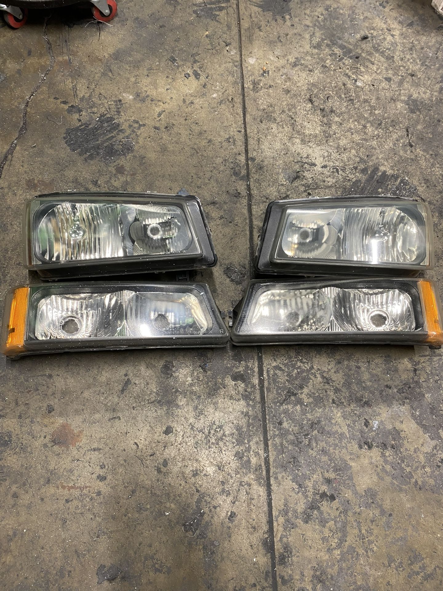 03-07 Silverado Headlights
