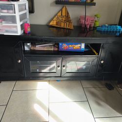 Entertainment center