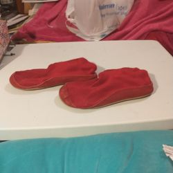 Size 5 Lands' End Red Cotton Slippers With Elastic Band