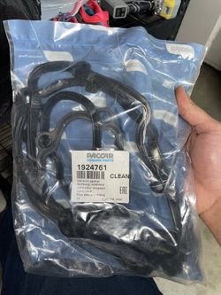 PACCAR VALVE COVER AND CASING GASKET