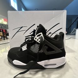 Nike Jordan 4’s Retro White Thunder