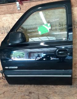 2000 CHEVY SUBURBAN 2500 OEM DOOR!