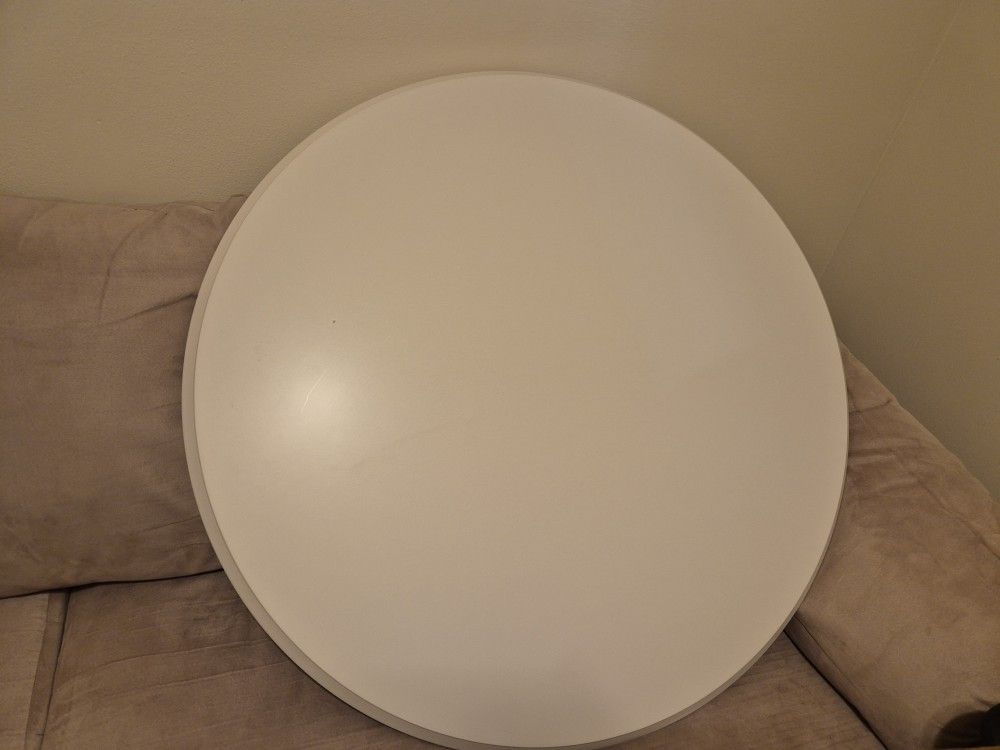 White Round Table With 4 High Chairs