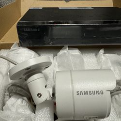 Samsung - 8 Channel 1080p HD 2TB Security Camera System with 8 cameras