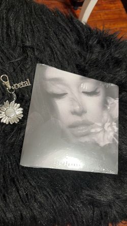 Petal Ariana Grande mini one song Vinyl