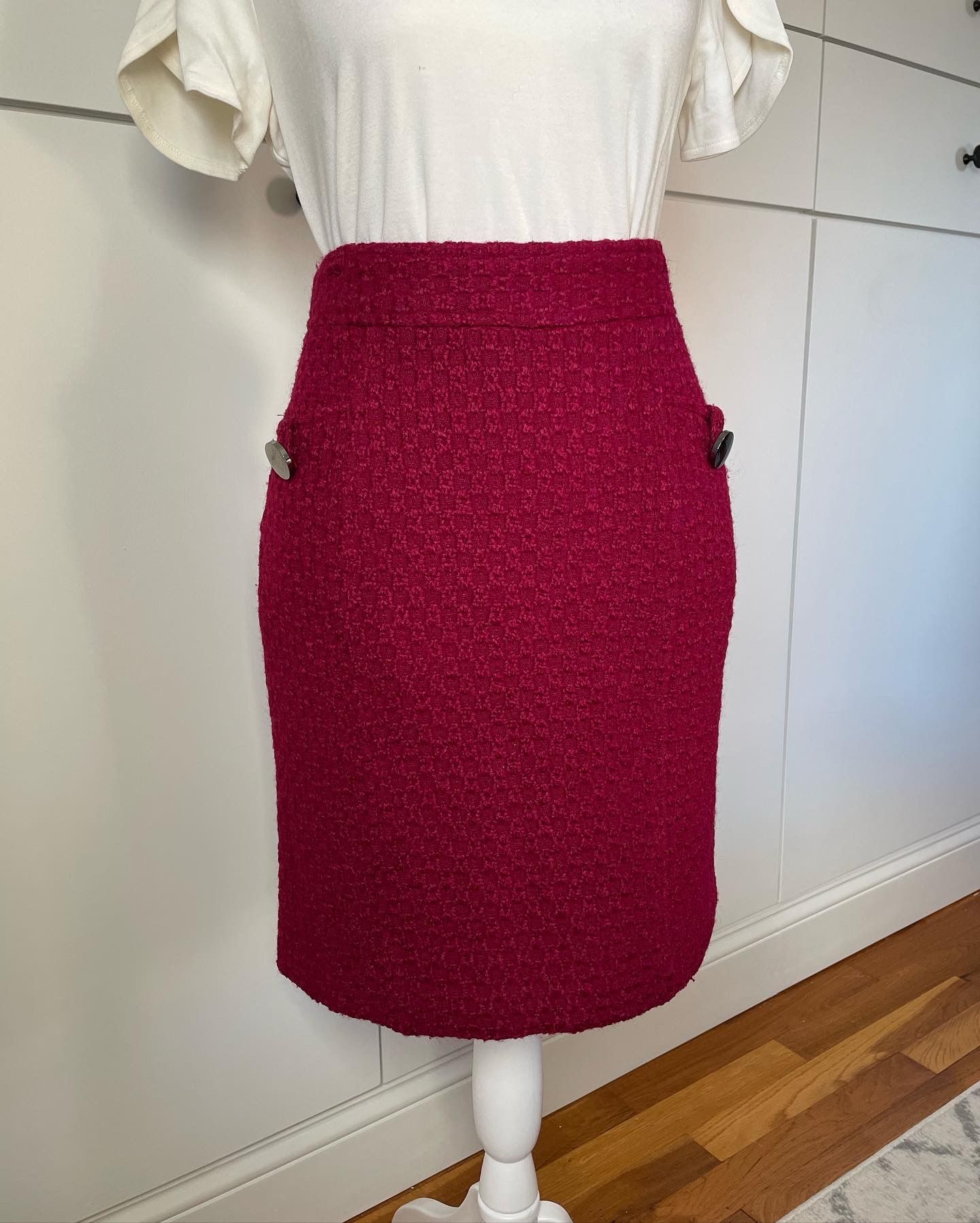 Banana Republic Raspberry Twill Pencil Skirt Size 4