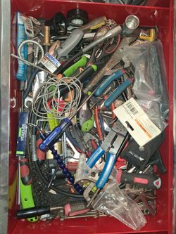 Husky roll away tool box / WITH ALL TOOLS