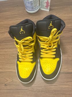 Air Jordan 1 Mid Black Yellow Sneakers