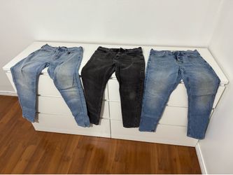 Hollister jeans athletic skinny 2/30X30  1/29X30