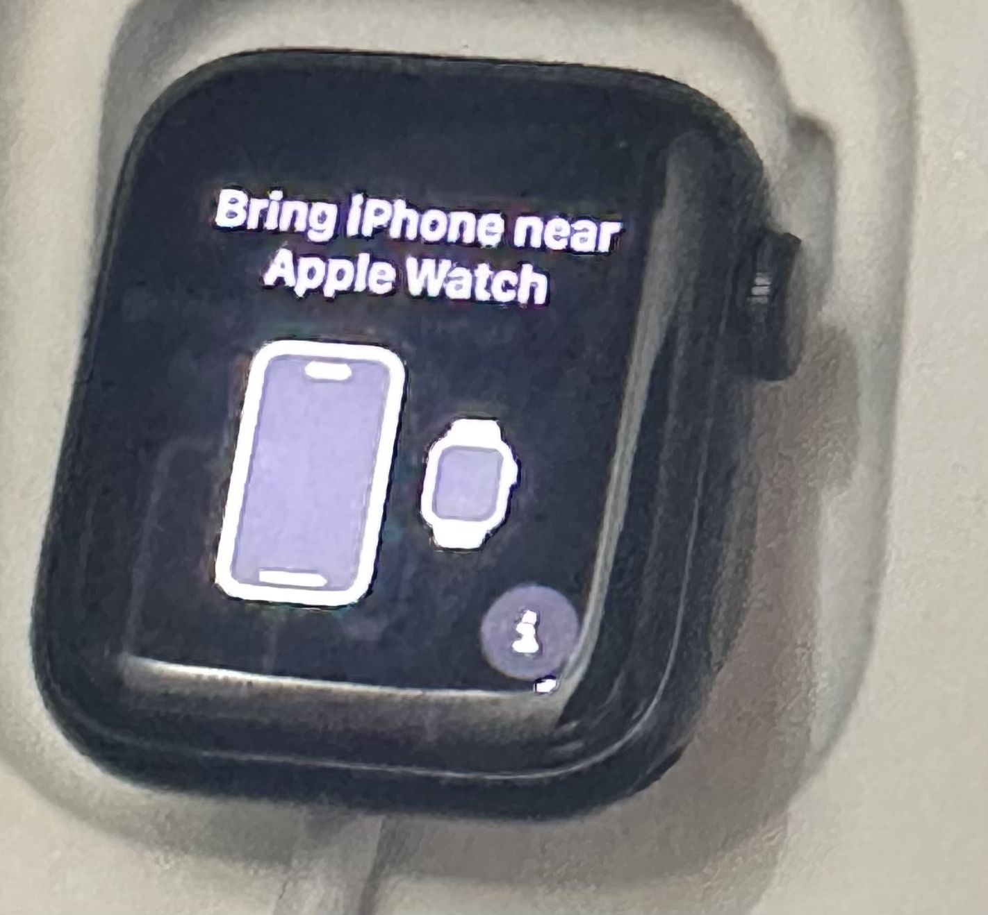 Apple Watch SE (2nd Gen) GPS 40mm Smartwatch Midnight Sport Band - S/M Pre-Owned