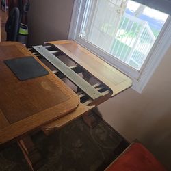 Older/Antique Colapsible/expandable Table