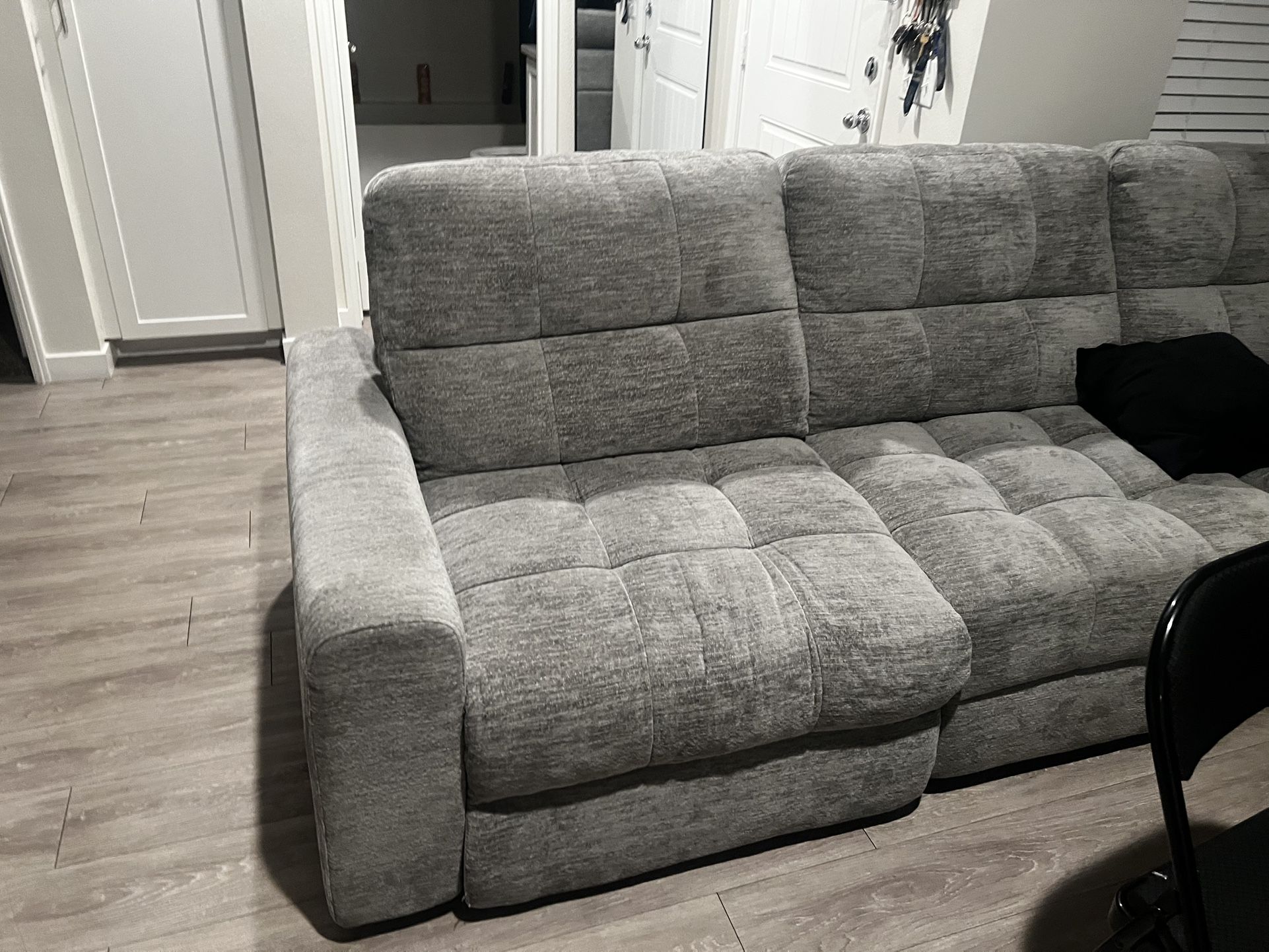 7 Piece Couch With Chase And Recliner