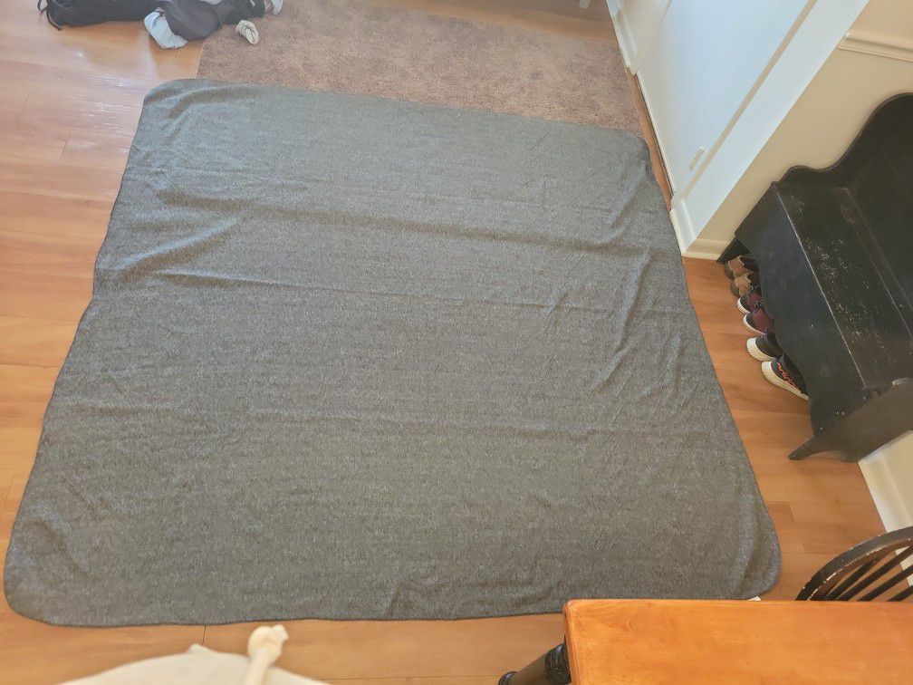 Full/Queen Sized Blanket