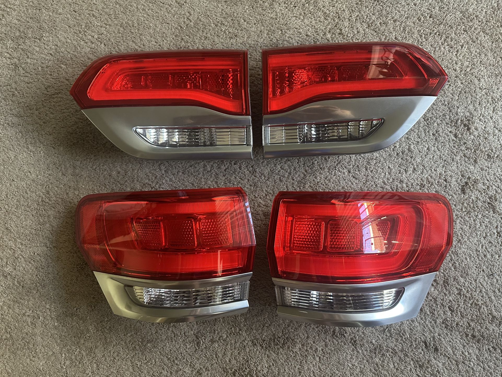 2014-19 JEEP GRAND CHEROKEE TAIL LIGTHS