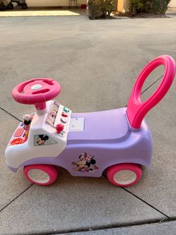 Disney Minnie Mouse Lights & Sounds Ride-On Push Toy Car  Toddler Foot-to-Floor Scooter for Ages 12-36 Months, Interactive Dashboard