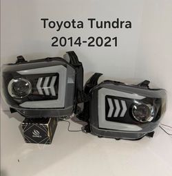 Toyota Tundra 2014-2021 Headlights